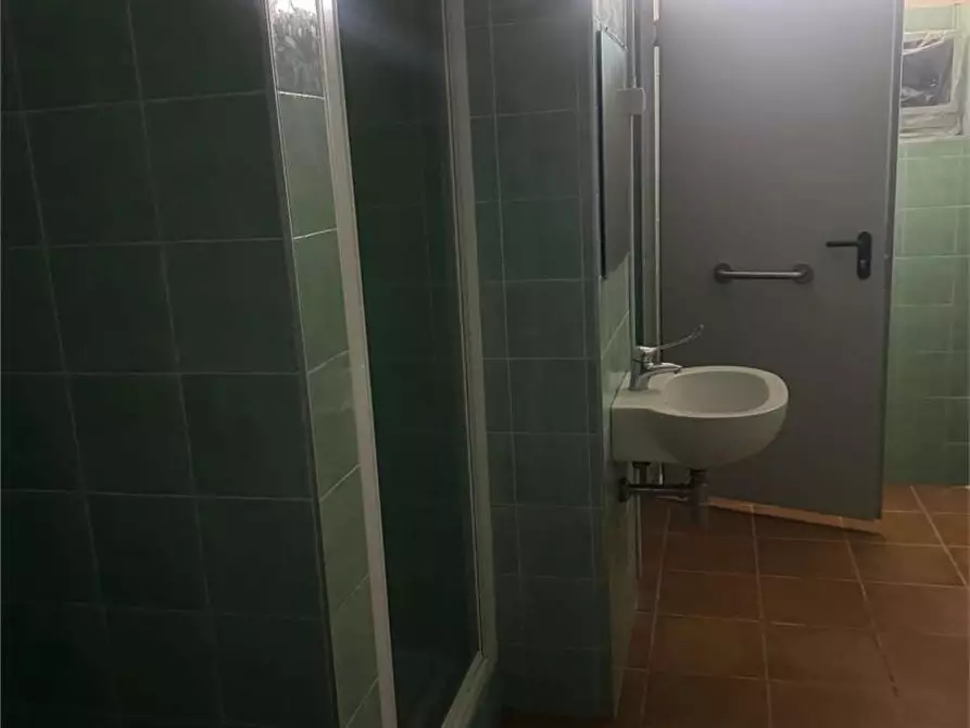 Immagine 24 di Stabile in vendita  a Parma