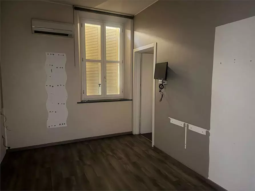Immagine 31 di Stabile in vendita  a Parma