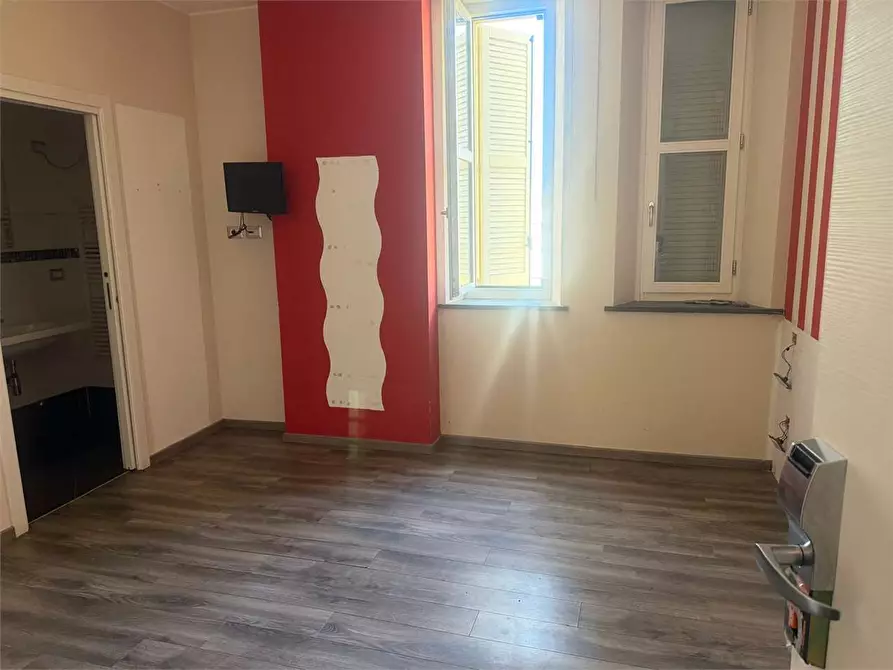 Immagine 33 di Stabile in vendita  a Parma