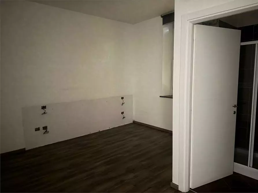 Immagine 38 di Stabile in vendita  a Parma