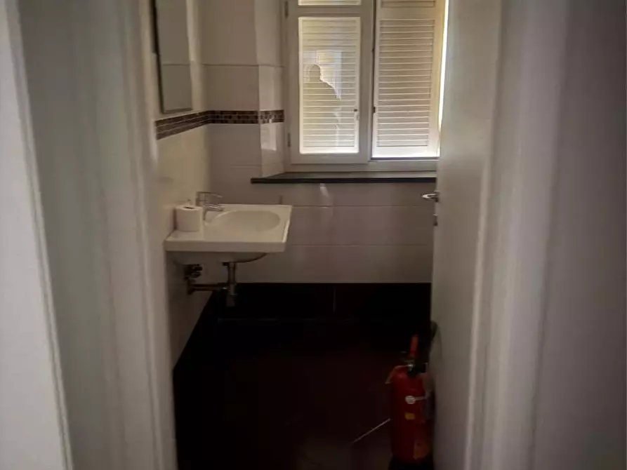 Immagine 43 di Stabile in vendita  a Parma