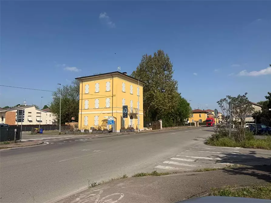 Immagine 44 di Stabile in vendita  a Parma