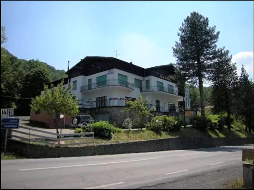 Immagine 15 di Stabile in vendita  in strada dei laghi 2 a Terenzo