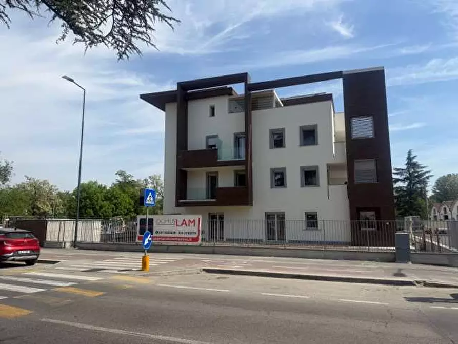 Immagine 1 di Appartamento in affitto  in VIA LANGHIRANO a Parma