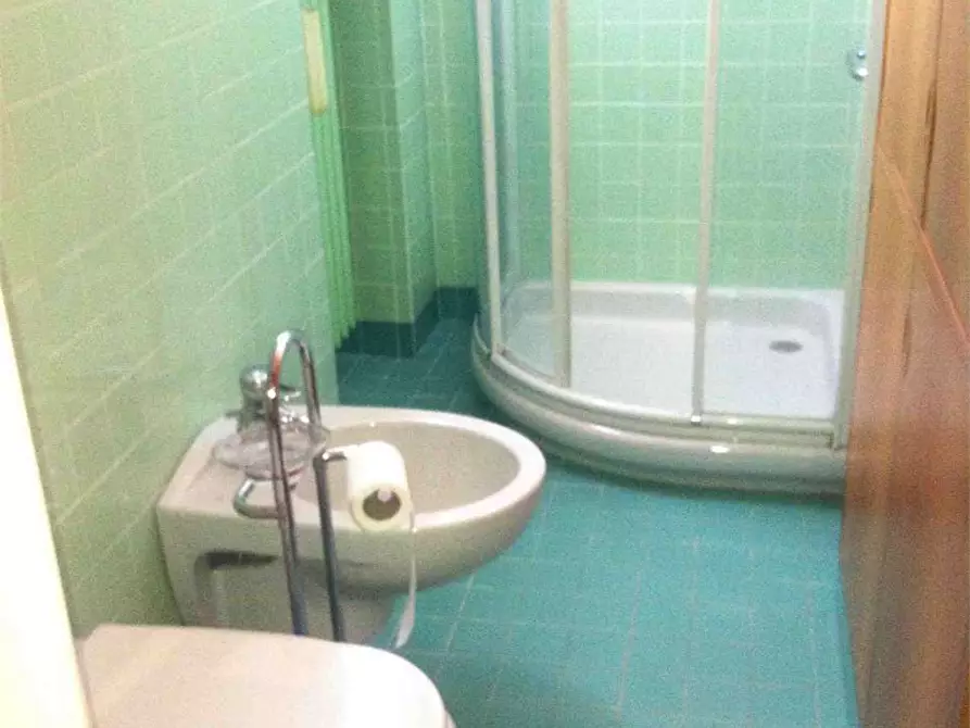 Immagine 15 di Stanza singola in affitto  in galleria polidoro a Parma