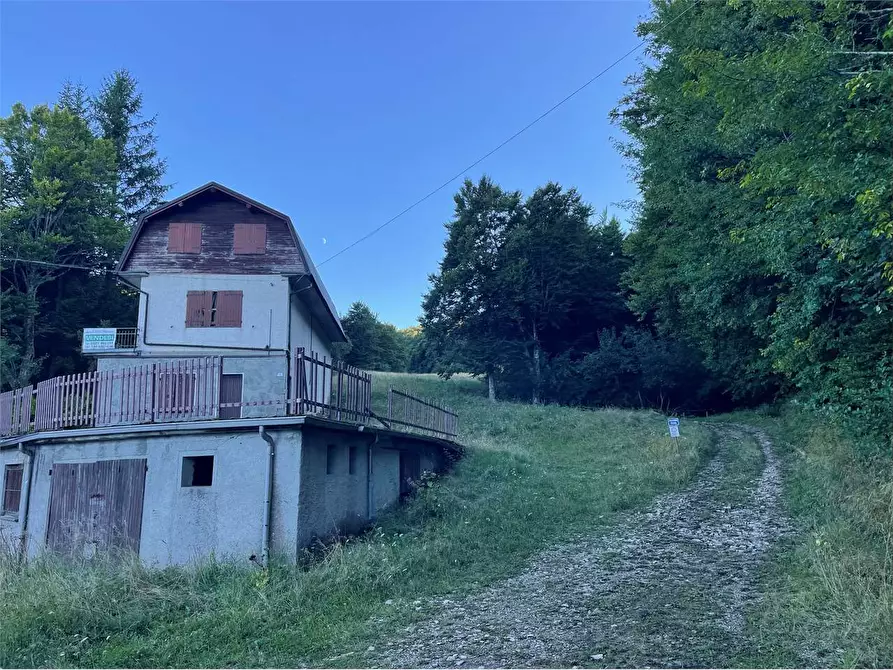 Immagine 2 di Rustico / casale in vendita  in strada casagalvana a Tizzano Val Parma