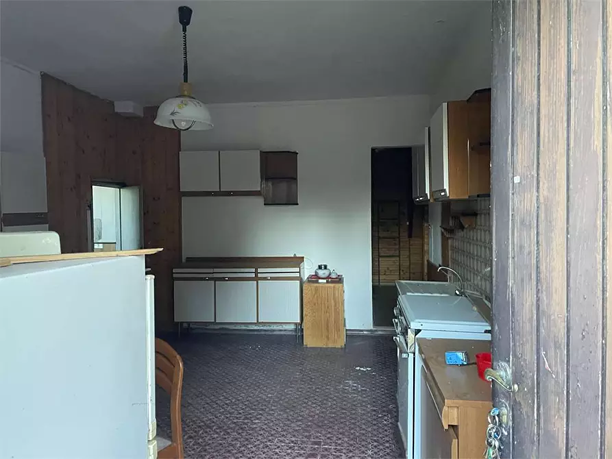 Immagine 7 di Rustico / casale in vendita  in strada casagalvana a Tizzano Val Parma