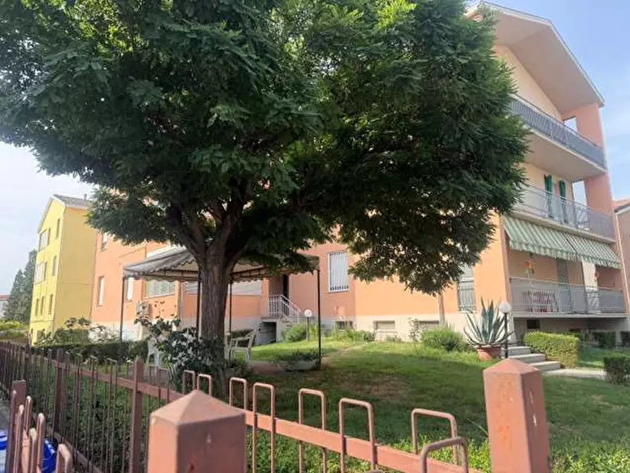 Immagine 5 di Appartamento in vendita  in via della pace a Medesano