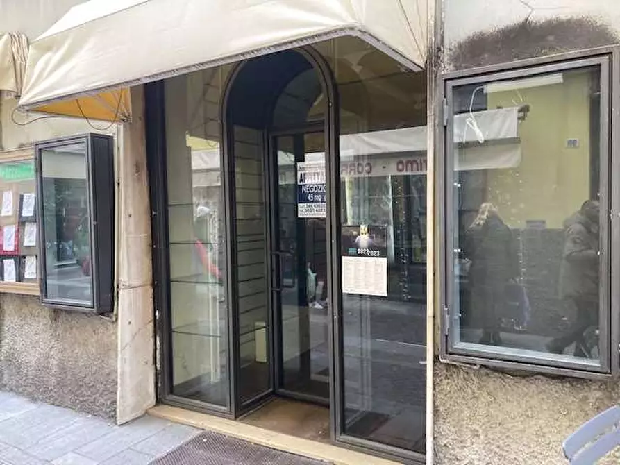 Immagine 1 di Negozio in affitto  in strada eugenio copelli 4 a Parma