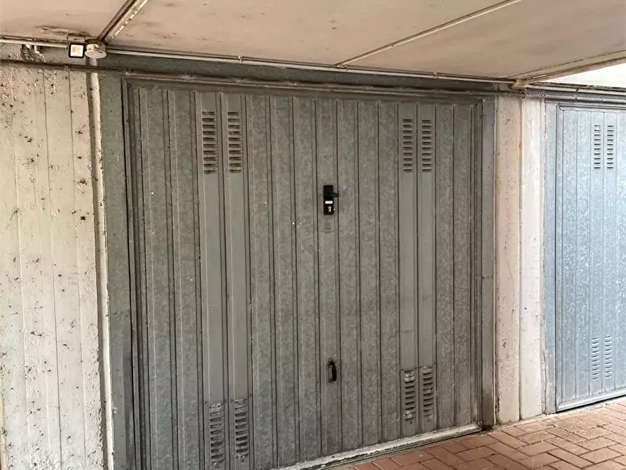 Immagine 2 di Garage in affitto  in Via Volturno 126 a Parma