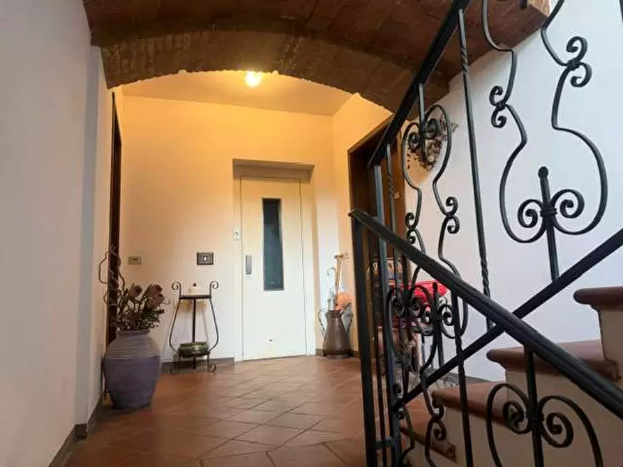 Immagine 6 di Appartamento in vendita  in strada della piazzetta a Tizzano Val Parma