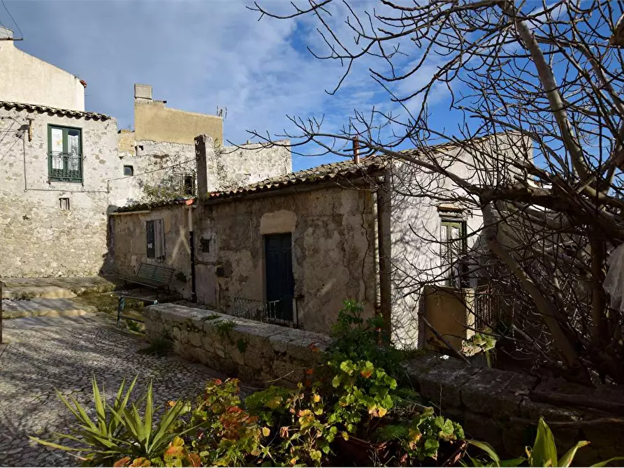 Immagine 2 di Casa indipendente in vendita  in Via Colombaio 1 a Sutera