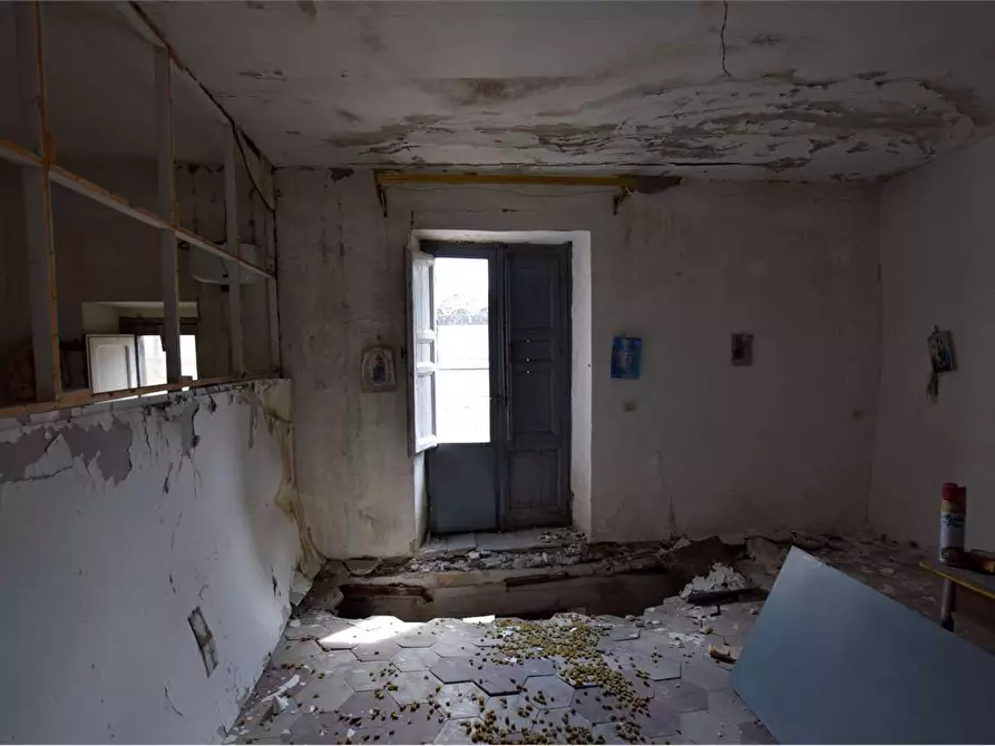 Immagine 4 di Casa indipendente in vendita  a Sutera