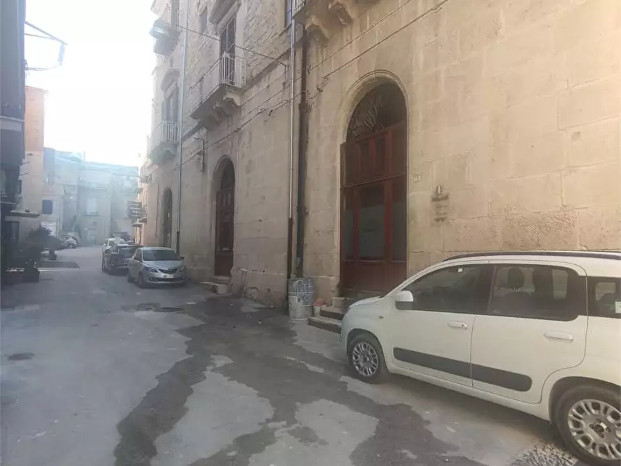 Immagine 4 di Magazzino in affitto  a Favara