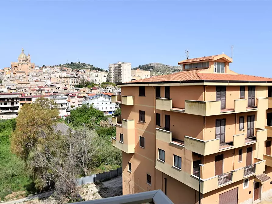 Immagine 12 di Quadrilocale in vendita  in viale Berlinguer a Favara