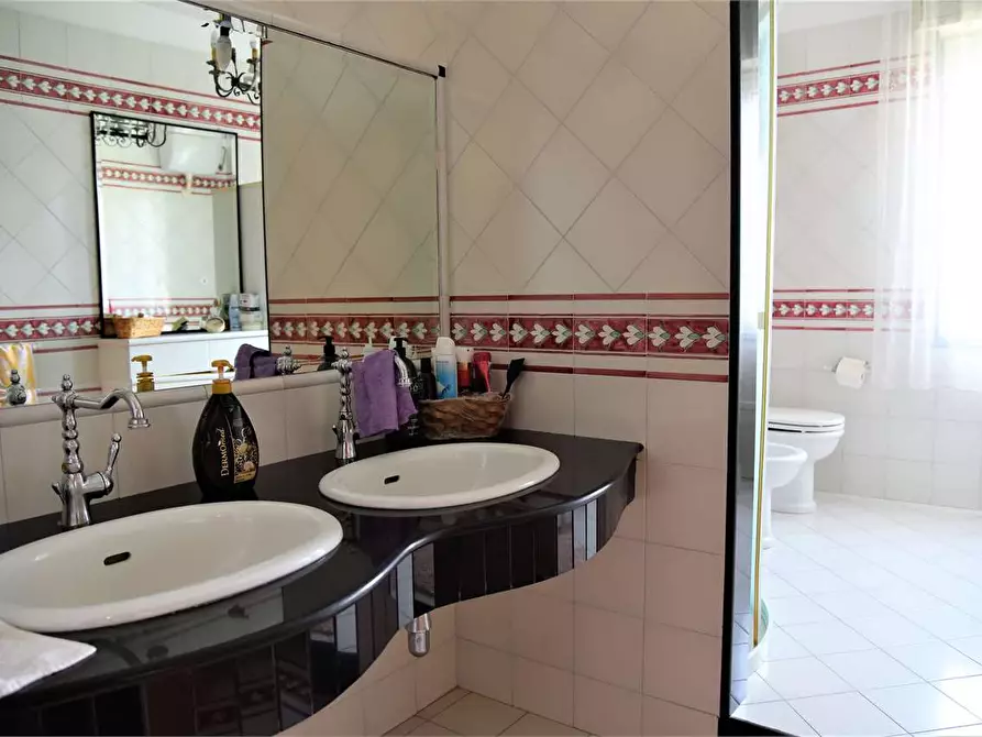 Immagine 19 di Quadrilocale in vendita  in viale Berlinguer a Favara