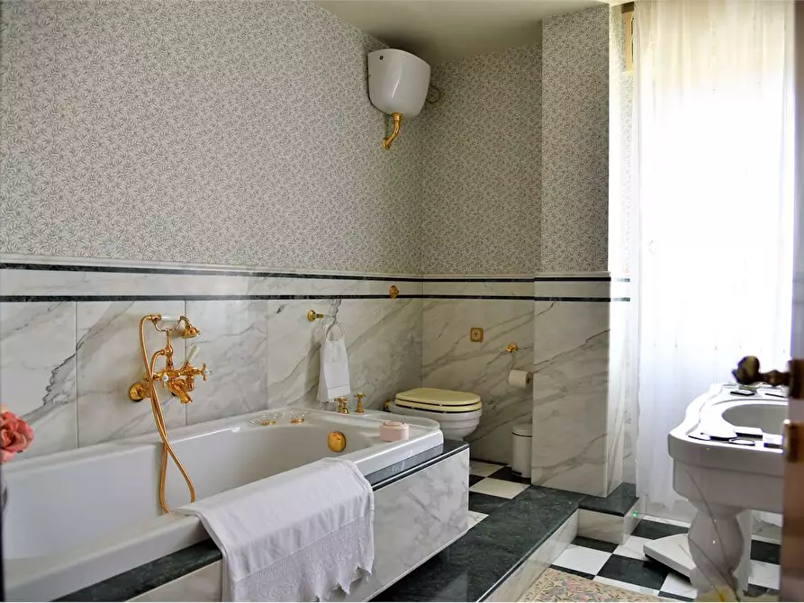 Immagine 29 di Quadrilocale in vendita  in viale Berlinguer a Favara