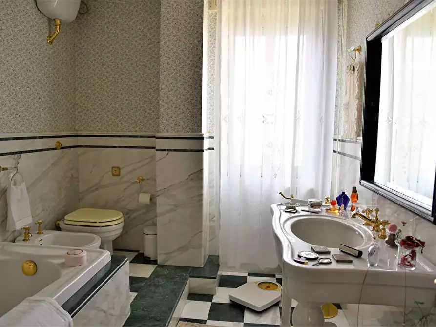 Immagine 30 di Quadrilocale in vendita  in viale Berlinguer a Favara