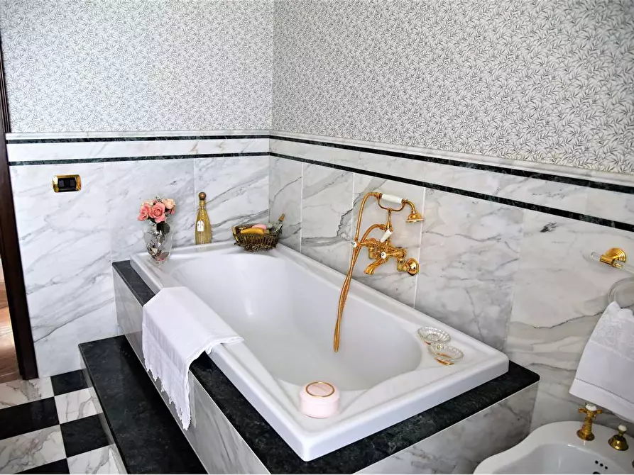 Immagine 31 di Quadrilocale in vendita  in viale Berlinguer a Favara