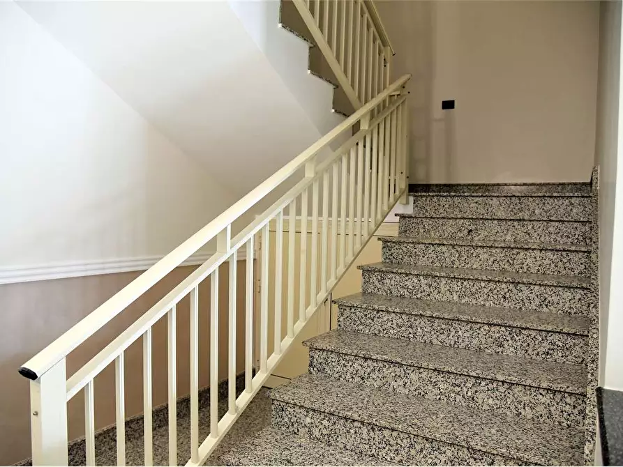 Immagine 52 di Quadrilocale in vendita  in viale Berlinguer a Favara