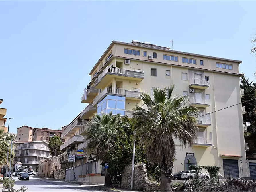 Immagine 67 di Quadrilocale in vendita  in viale Berlinguer a Favara