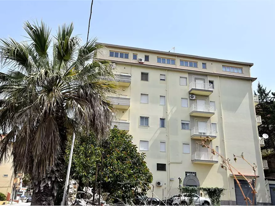 Immagine 40 di Quadrilocale in vendita  in Viale Berlinguer a Favara