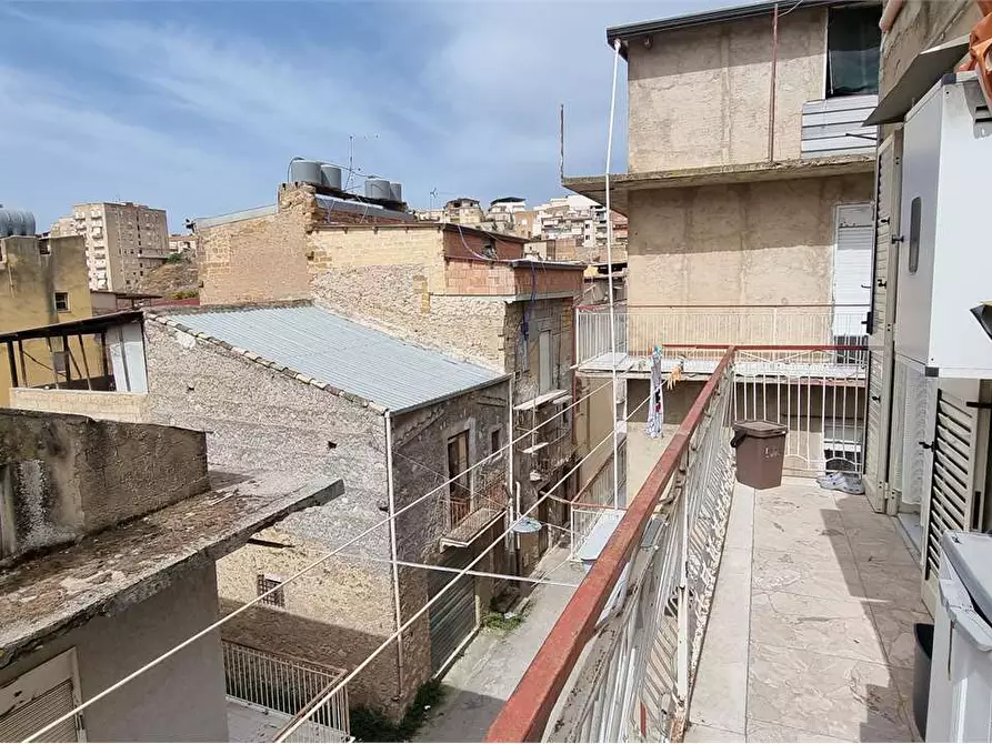 Immagine 11 di Porzione di casa in vendita  in VIA UMBERTO a Favara
