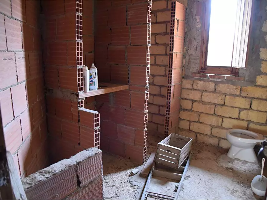 Immagine 13 di Rustico / casale in vendita  in via boccadutri a Favara