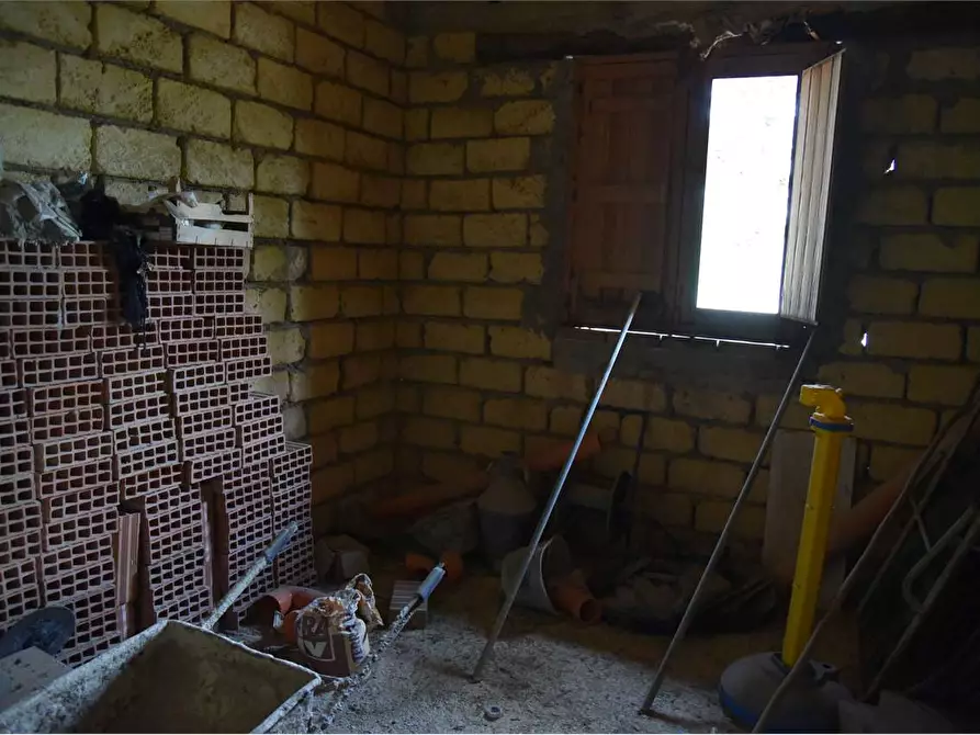 Immagine 19 di Rustico / casale in vendita  in via boccadutri a Favara