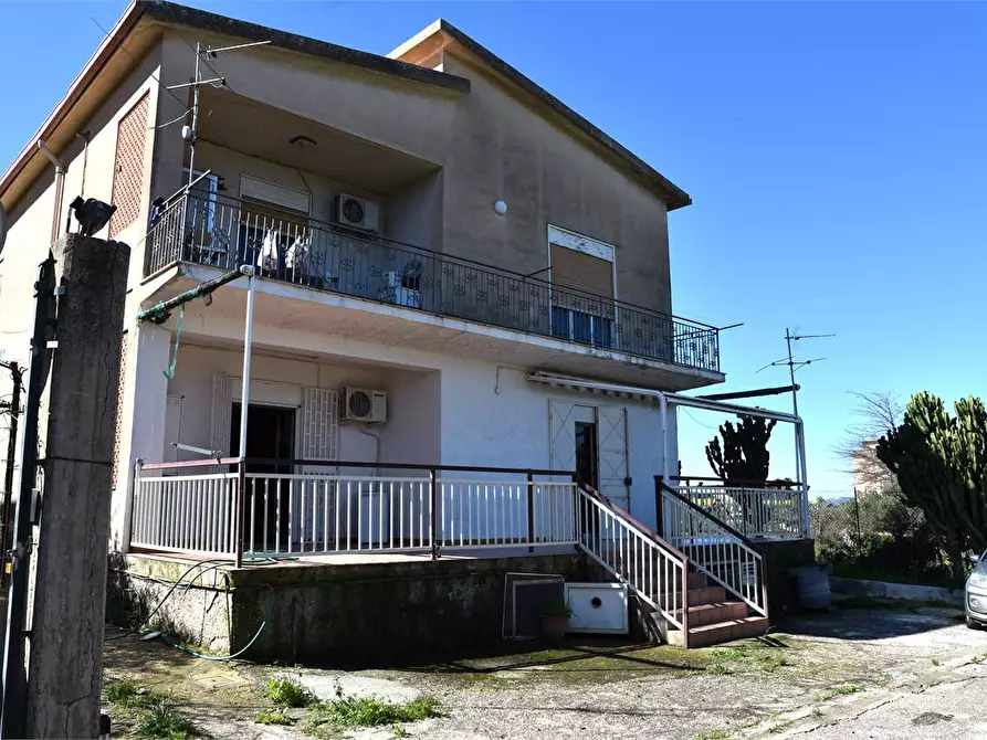 Immagine 2 di Porzione di villa in vendita  in sp3 a Favara