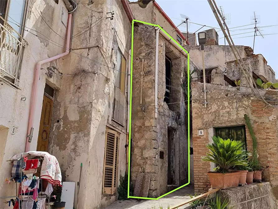 Immagine 2 di Casa indipendente in vendita  a Mussomeli