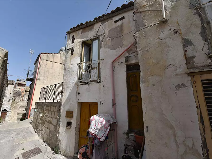 Immagine 11 di Casa indipendente in vendita  a Mussomeli