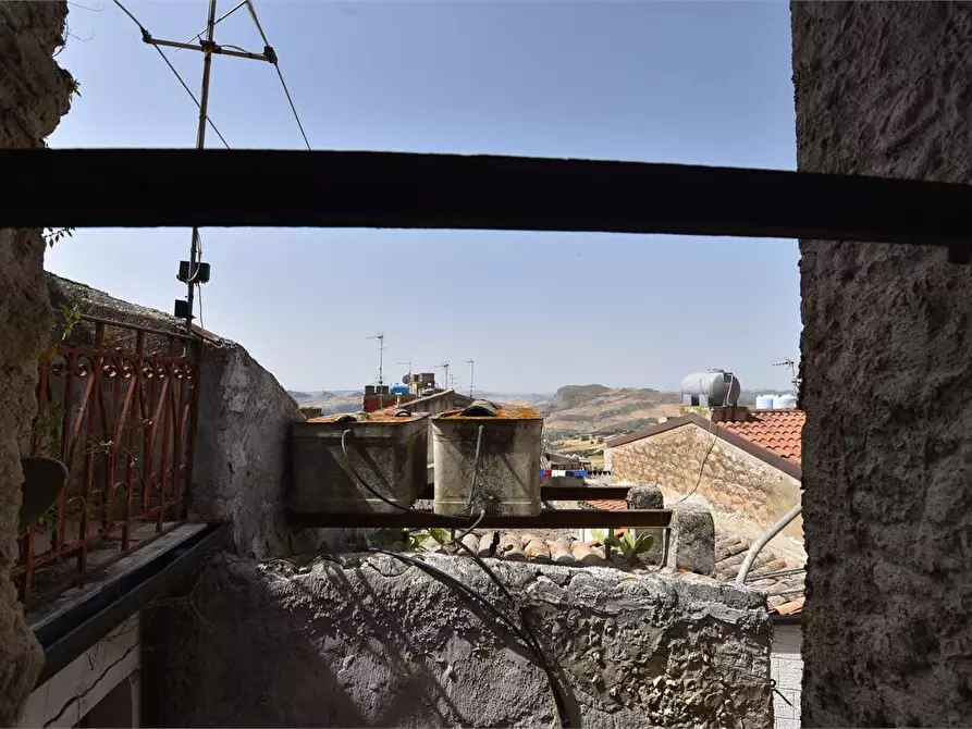 Immagine 21 di Casa indipendente in vendita  a Mussomeli