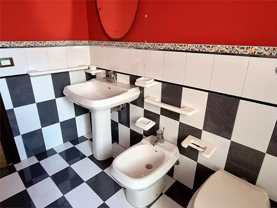 Immagine 20 di Quadrilocale in vendita  in Via Rodolfo Morandi 36 a Favara