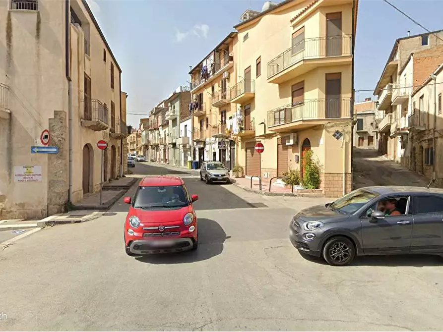 Immagine 7 di Trilocale in affitto  a Favara