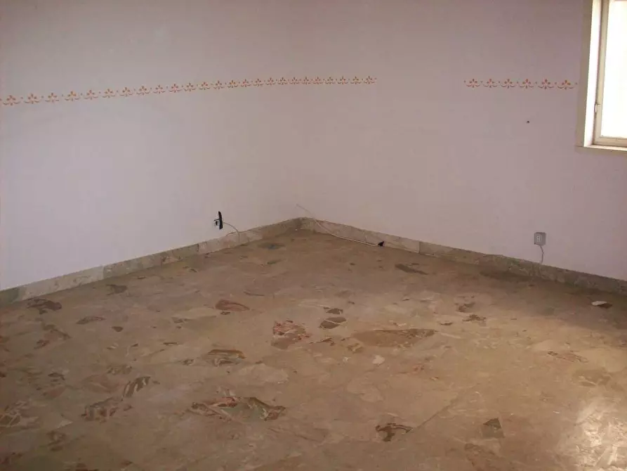 Immagine 10 di Quadrilocale in vendita  in Viale Aldo Moro 2 a Favara