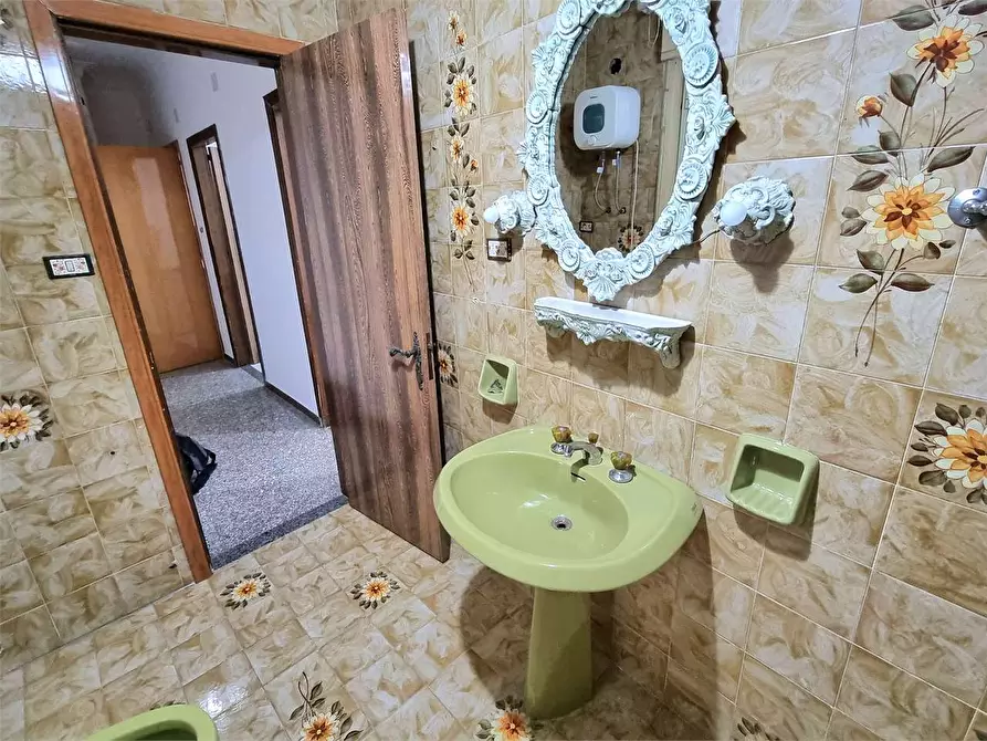 Immagine 10 di Bilocale in affitto  a Favara