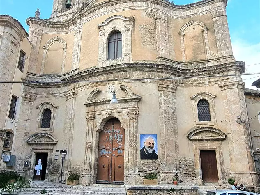Immagine 12 di Bilocale in vendita  in Piazza San Domenico 12 a Caltanissetta