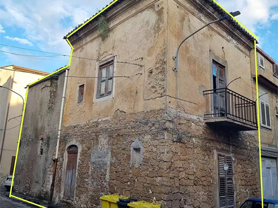 Immagine 2 di Casa indipendente in vendita  a Delia