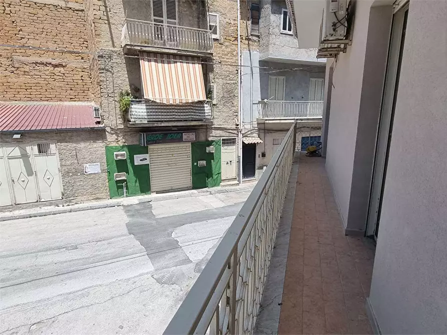 Immagine 10 di Trilocale in vendita  in Via aragona a Favara