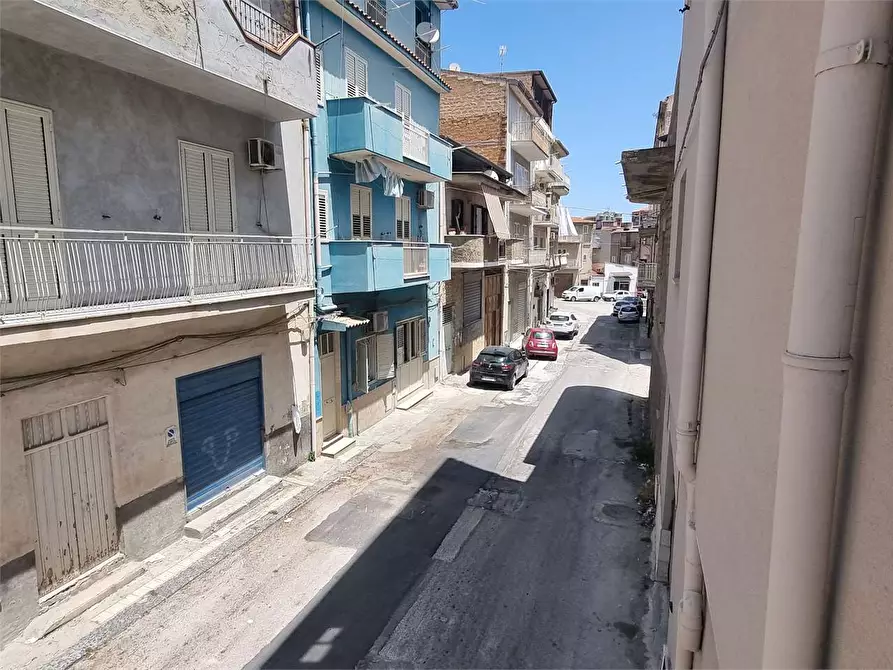 Immagine 12 di Trilocale in vendita  in Via aragona a Favara
