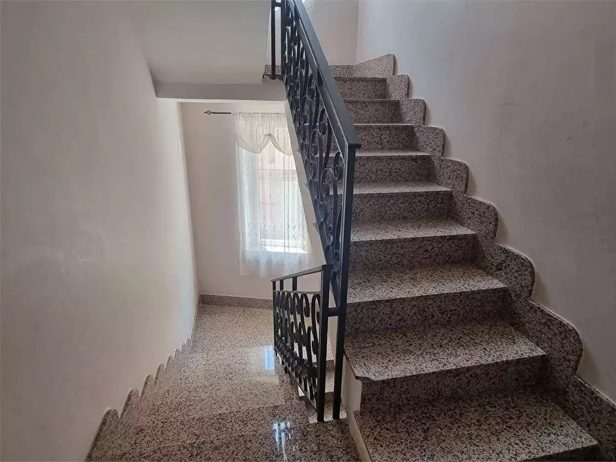 Immagine 26 di Trilocale in vendita  in Via aragona a Favara