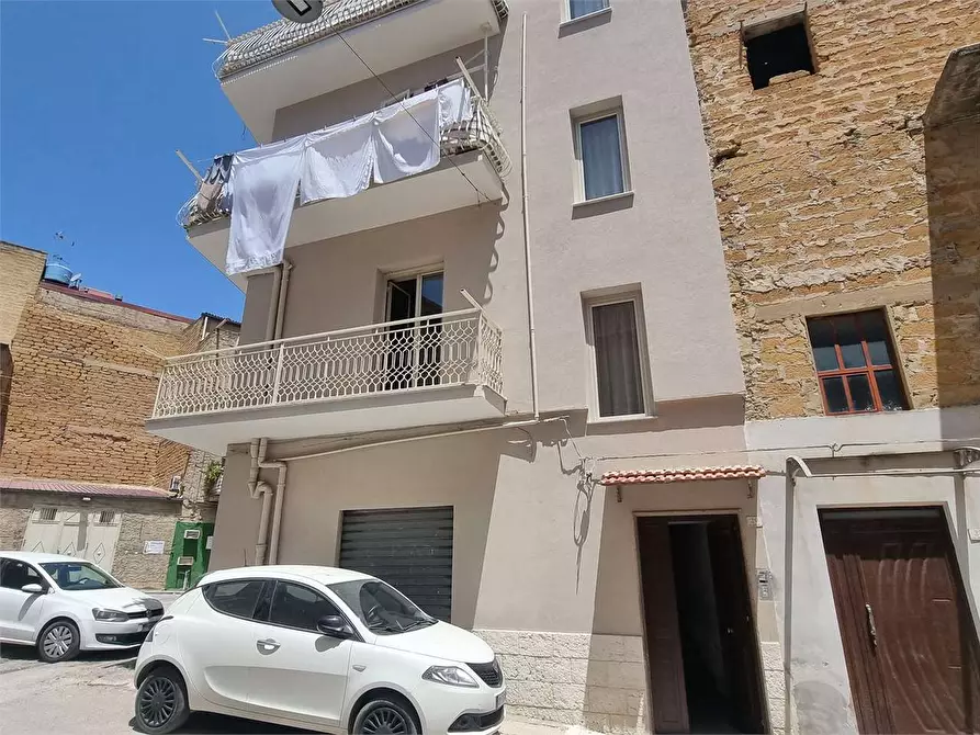 Immagine 27 di Trilocale in vendita  in Via aragona a Favara