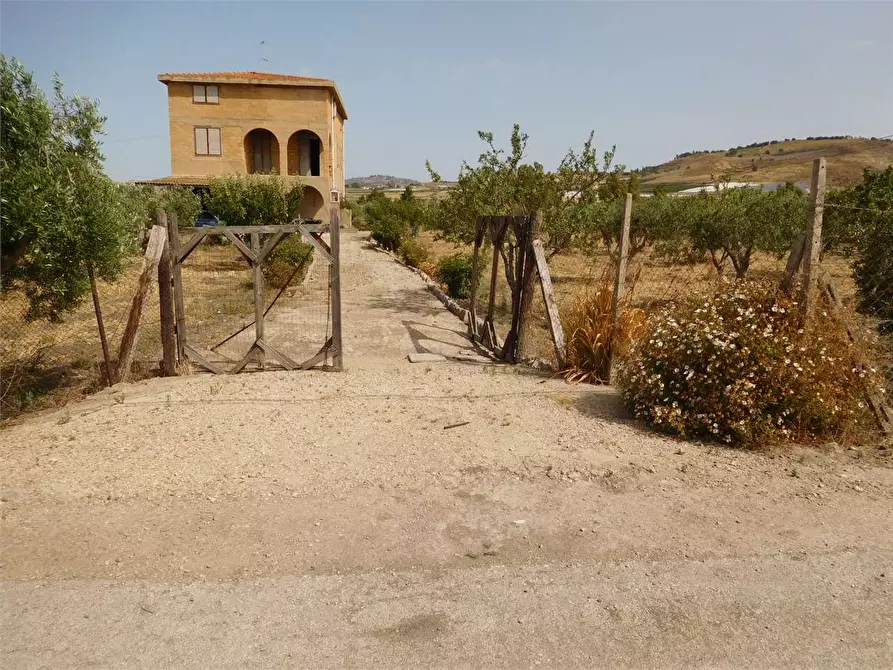 Immagine 6 di Rustico / casale in vendita  in SP 115 a Favara
