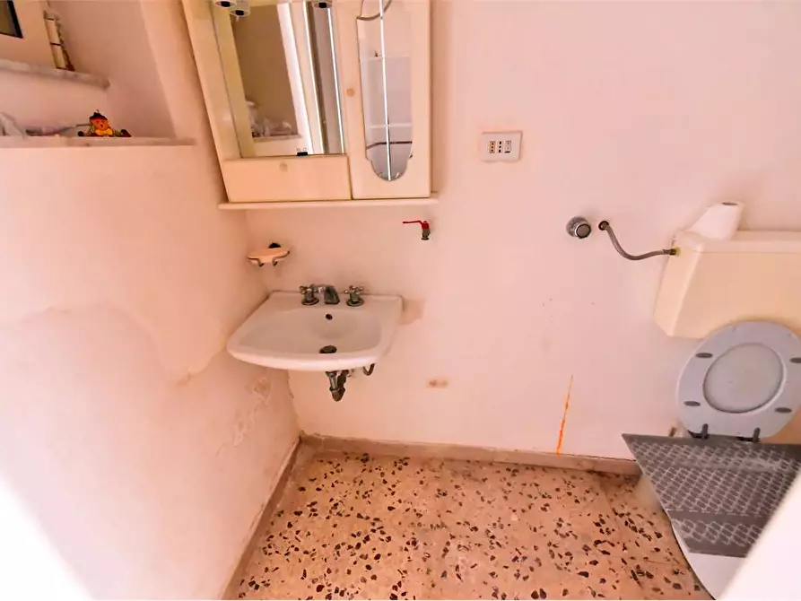 Immagine 8 di Quadrilocale in affitto  in Vicolo Saccomano 6 a Naro