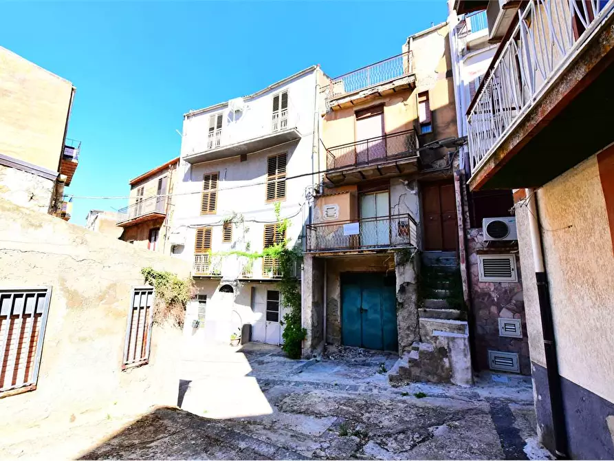 Immagine 19 di Quadrilocale in affitto  in Vicolo Saccomano 6 a Naro