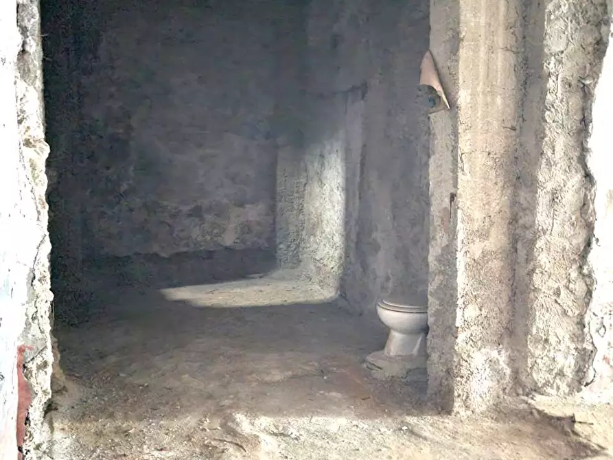 Immagine 8 di Magazzino in affitto  a Campofranco