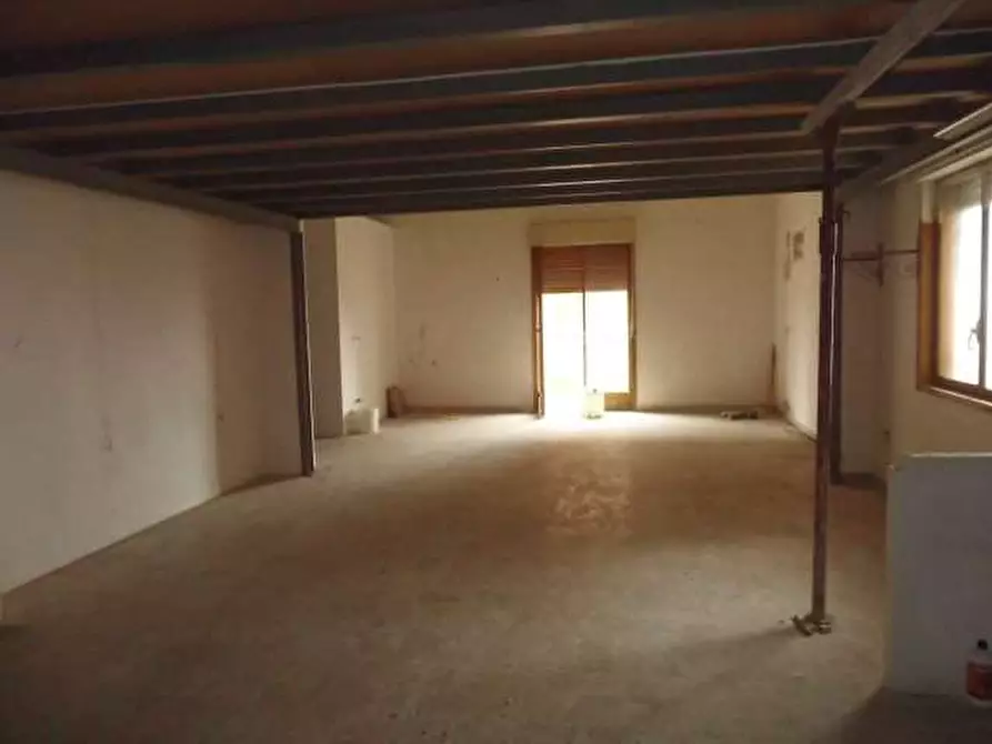 Immagine 4 di Magazzino in affitto  in Via Kennedy 2 a Favara