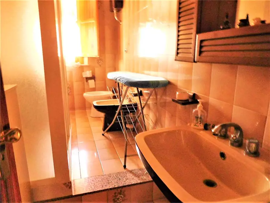 Immagine 18 di Quadrilocale in vendita  in VIA EMPEDOCLE a Favara