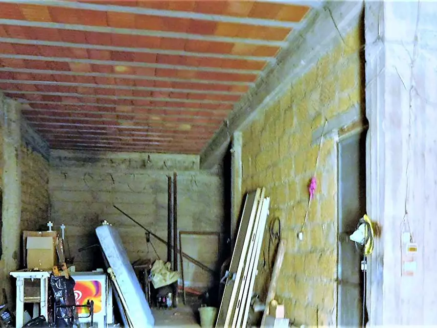 Immagine 30 di Quadrilocale in vendita  in VIA EMPEDOCLE a Favara